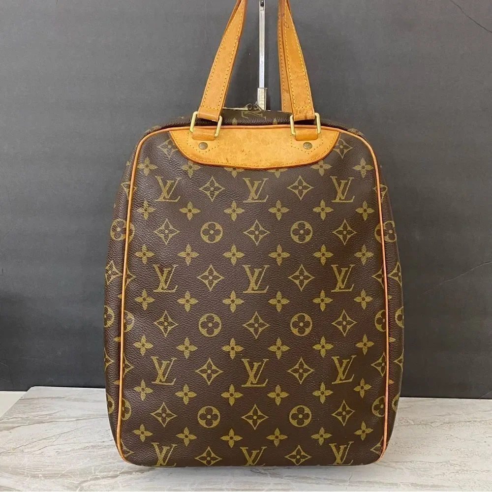 LOUIS VUITTON Monogram Excursion Handbag 👜